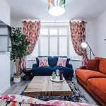 Lincroft House - 3Bed Luxury Retreat Serviced Holiday Home Away From Home