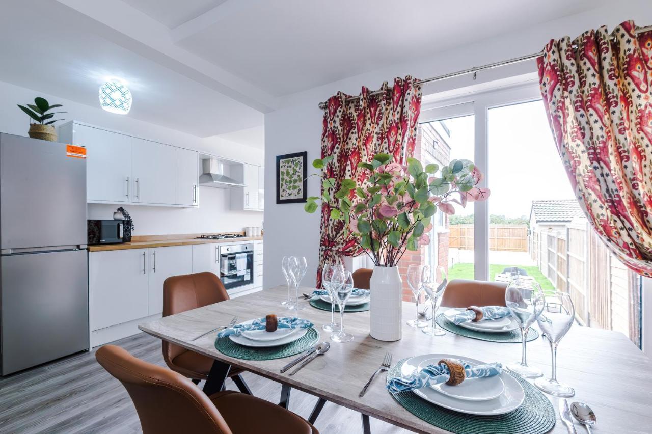 Lincroft House - 3bed Luxury Retreat Serviced Away From *