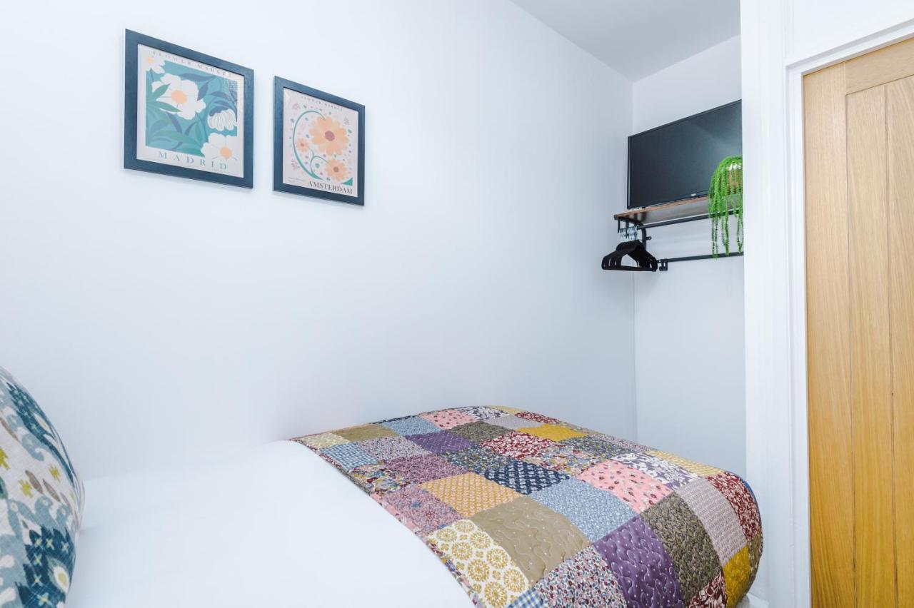 Lincroft House - 3bed Luxury Retreat Serviced Away From