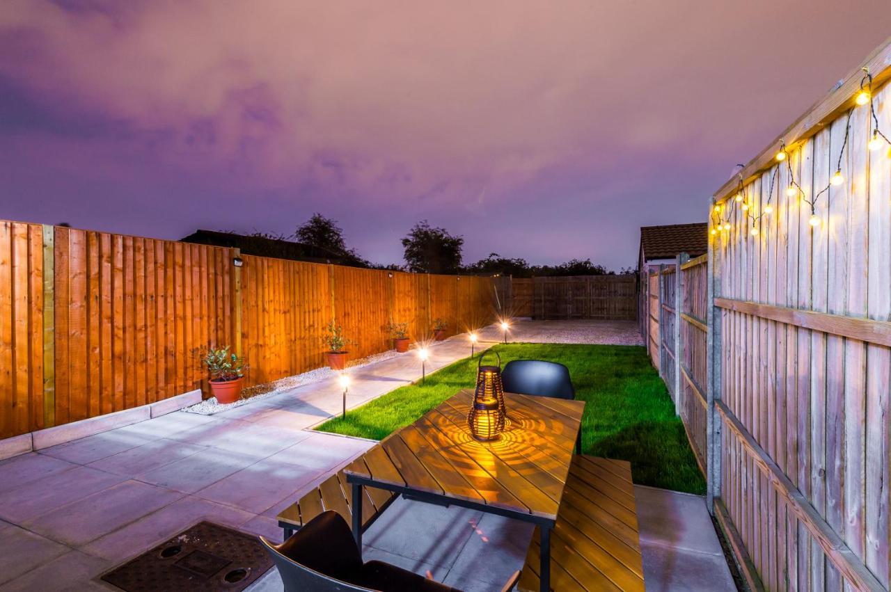 Lincroft House - 3bed Luxury Retreat Serviced Away From *